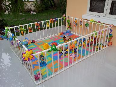 คอกกั้นเด็ก กรงกั้นเด็ก PVC สีขาว ราคาถูก size L (1.5 m x 2 m)